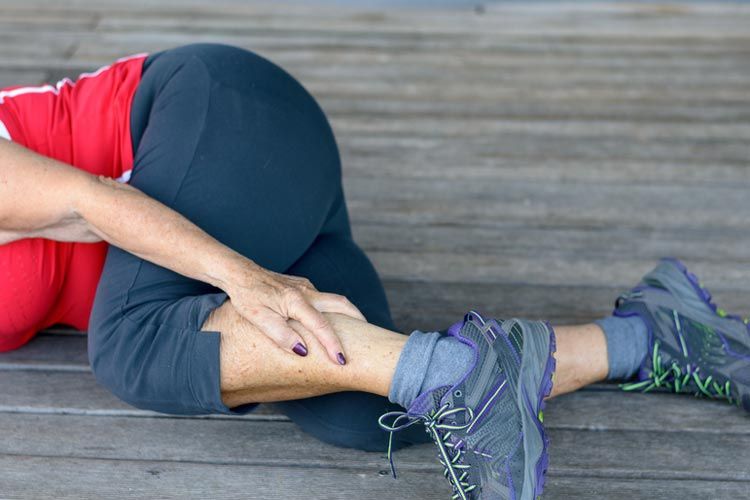 vekom súvisiace kŕče svaly napäté kŕče v nohách