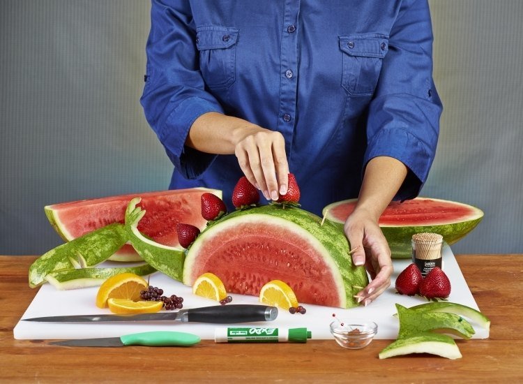 vodný melón-zdobenie-nápady-dinosaura-návod