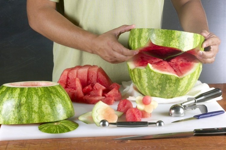 rezba vodného melónu zdobiť-kvetina-urob si sám