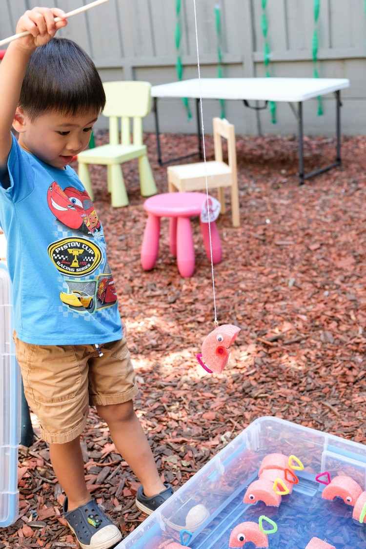 Vodná hra na lov rýb v záhrade alebo na balkóne