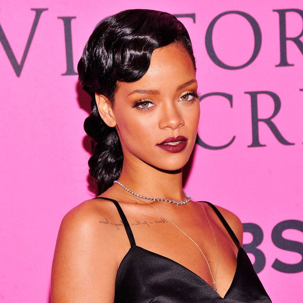 Rihanna účesy vodná vlna položiť pokyny
