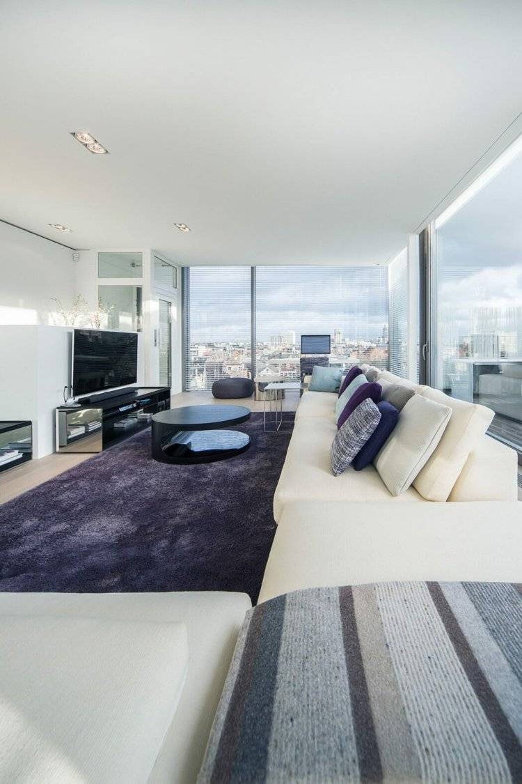 Skombinujte biely nábytok s čiernym biely-nábytok-byt-okno-predné-svetlá-atmosféra-interiér-nápad