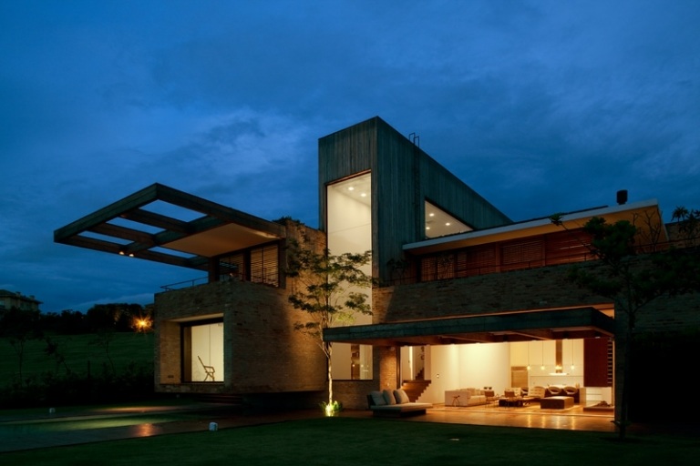 Brazílsky teak pre dizajn domu