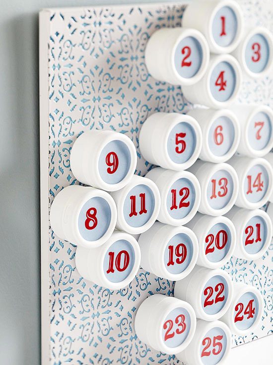 mini adventný kalendár nástenné biele boxy nápad mini adventný kalendár nástenné boxy nápad