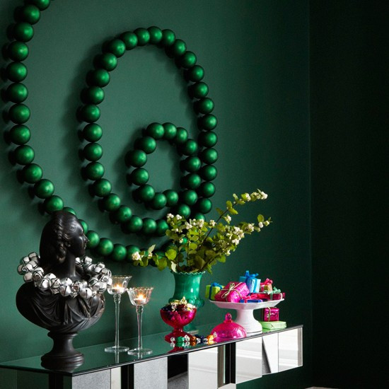 dekorácia na stenu vianočné gule špirála vyrobte si sami