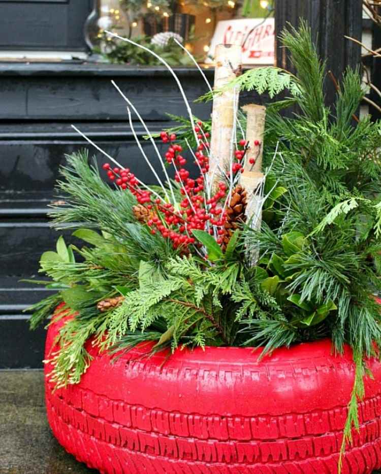 DIY usporiadanie v pneumatike ako rastlinný kontajner na dekoráciu vo vstupnom priestore