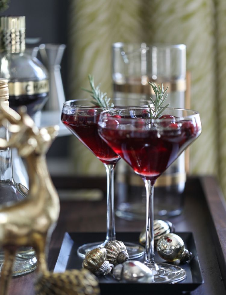 piť vodku vianočné ozdoby alkoholické