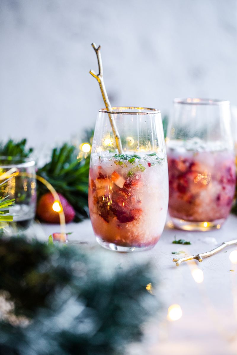 Recept na vianočný kokteil s gin party s litchi a javorovým sirupom