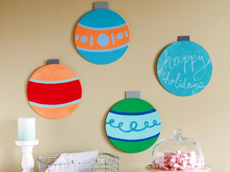 Vyrobte si dekorácie na stenu s tabuľovou farbou v detskej izbe na Vianoce sami Vianočné nápady remesiel-2015-škôlka-stôl papradie-dekorácia na stenu