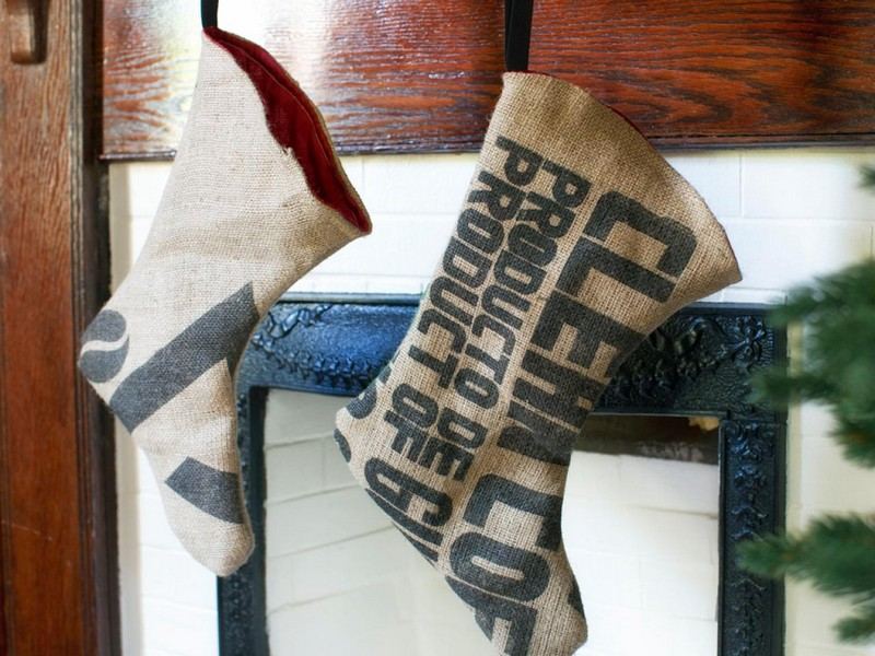 Ušite si vlastné vianočné ponožky - zabaľte darčeky na Vianoce Vianočné remeselné nápady-2015-ponožky-káva-látka-ušiť