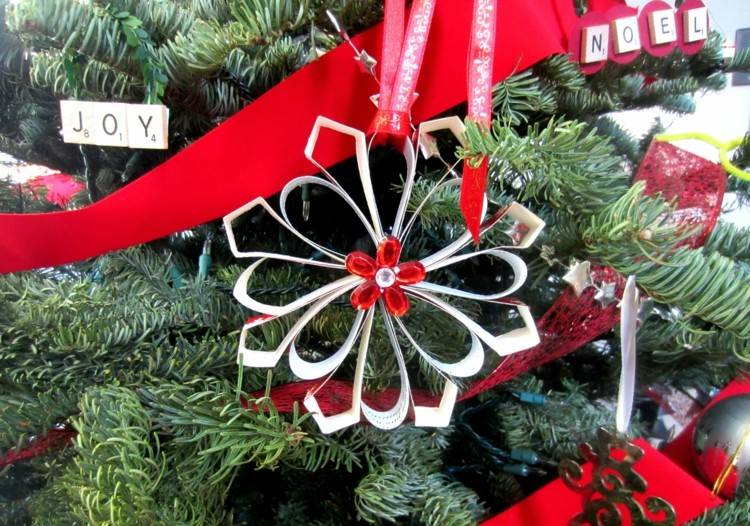 vianočné remeslá s papierovou hviezdnou bielou skladacou myšlienkovou kartou