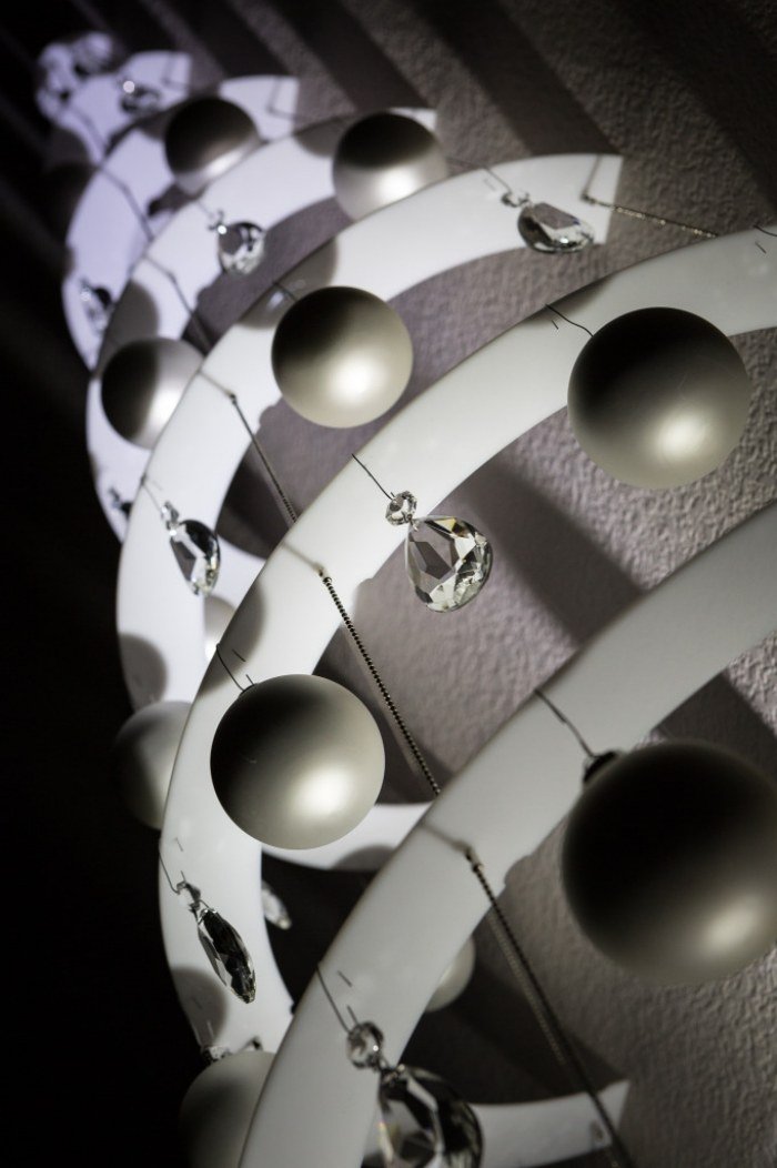 závesná jedľa so štruktúrou vyrobenou z akrylu-moderná domáca dekorácia závesná-jedľa-filigránska štruktúra-z-akrylu-moderného-dizajnu-bytová dekorácia