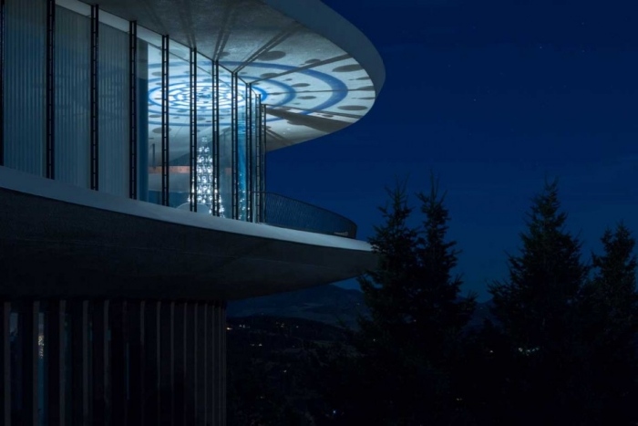 Akrylový vianočný stromček premieta na strop a steny fascinujúce svetelné efekty Jedľa vyrobená z akrylu-premietaná-fascinujúca-svetelné efekty-vianočná nálada