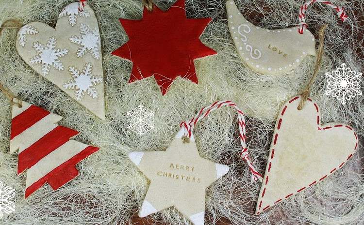 Hviezdy, srdcia a jedľa vyrobené zo slaného cesta Ozdoby na vianočný stromček-drotár-deti-soľ-cesto-hviezdy-srdiečka-červeno-biele