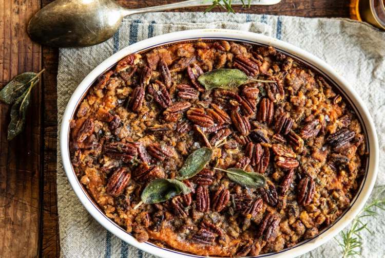 Recepty na teplý vianočný bufet - sladké zemiaky s pekanovými orechmi