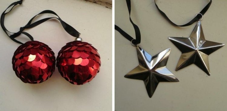 Vianočné ozdoby z kovových platní a kovových hviezd vianočná dekorácia z kovových guličiek hviezdy kovové platne červené striebro