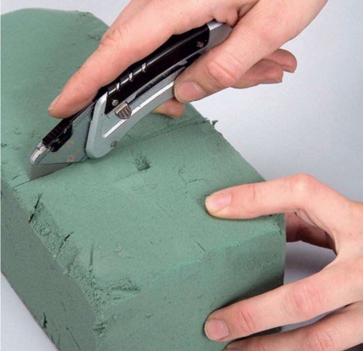 Rezaná kvetinová pena na ozdobnú guľu vianočné dekorácie-drotár-strih-pena-strih