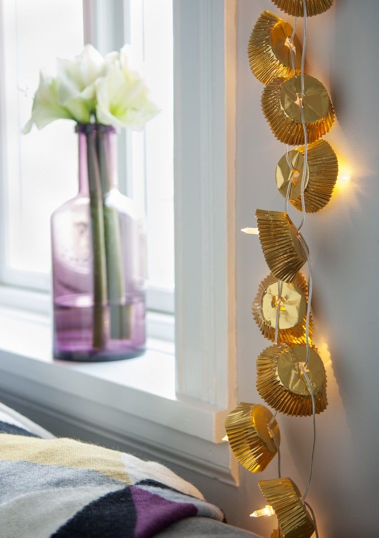 Rozprávkové svetlá v zlatých obaloch na muffiny Vianočné ozdoby-drotár-víla-svetlá-zlatý-muffin-drotár-urob si sám