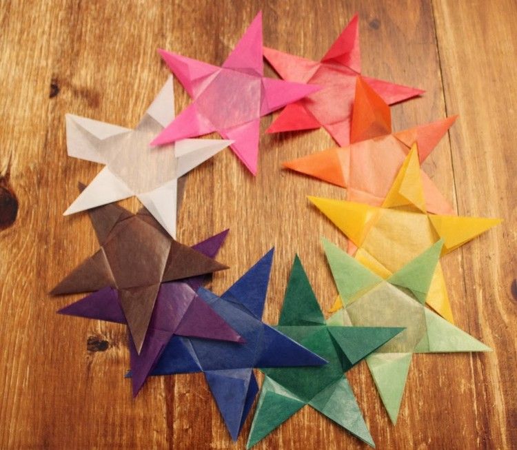 Zložte dračie hviezdy z dračieho papiera vianočné dekorácie-okná-hviezdy-skladacie-pokyny-rôzne-farby