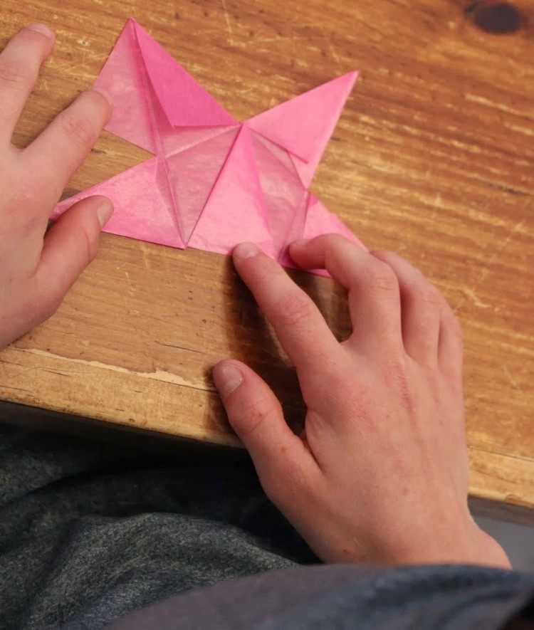 zložiť hrot dovnútra vianočné dekorácie-okno-hviezda-skladanie-návod-jag-in-skladanie-návod