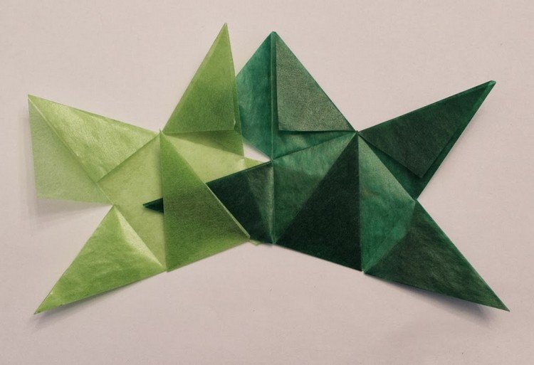 5-cípé hviezdy vyrobené zo zeleného dračieho papiera vianočné dekorácie-okenné hviezdy-návod na skladanie-zelený-transparentný papier