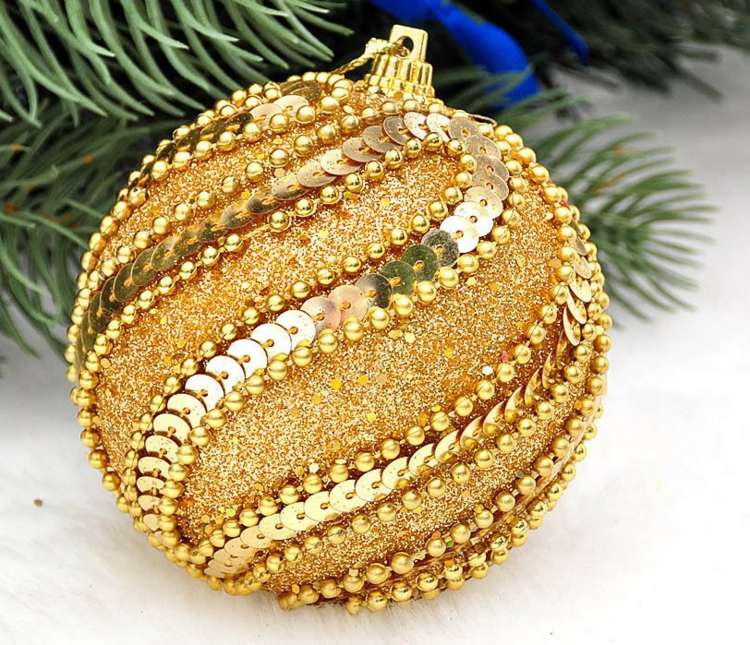 nápady na vianočné dekorácie zlaté glamour flitre trblietavé ozdoby na stromček
