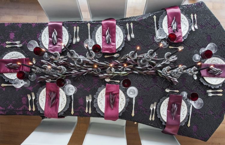 elegantné dekorácie na stôl bobuľové tóny maliny čučoriedky obrusy látkové obrúsky