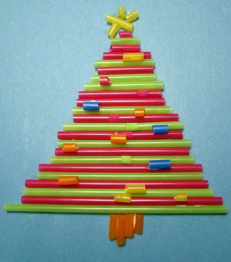 Jedľa vyrobená z farebných slamiek Vianočná dekorácia-deti-drotár-vianočné-slamky