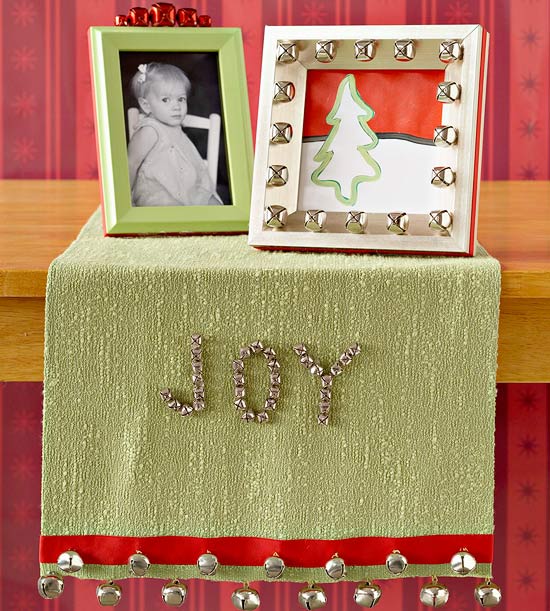 vianočné ozdoby s deťmi drotár vianočné zvončeky behúň na stôl vianočná dekorácia s deťmi vianočné zvončeky rám obrazu na behúne