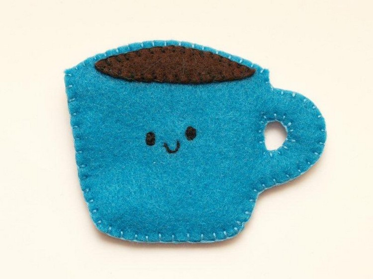 ušitá šálka kávy z filcu vianočné dekorácie-podrobné pokyny-modrá-šálka-kávová plsť