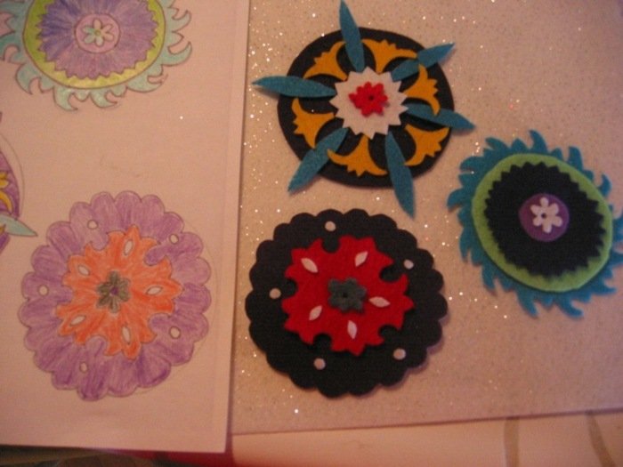 Snehové vločky na vianočný stromček Farbený, potom vystrihnutý plsťový materiál