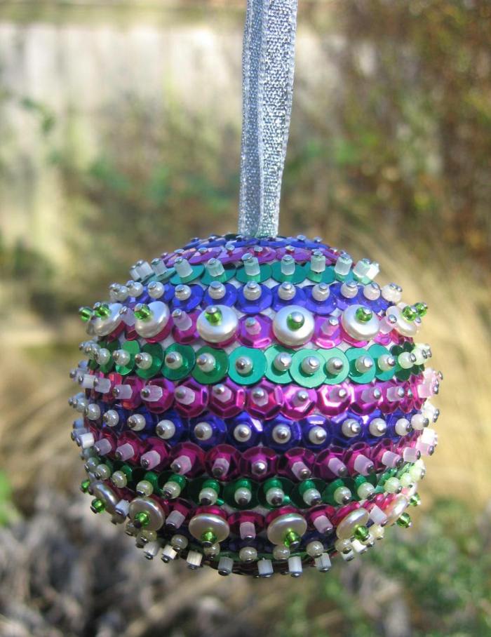 Vianočné gule farebné flitre drotárska zimná dekorácia
