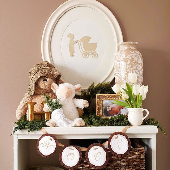 Vianočná dekorácia detská izba plyšové hračky veniec papierové jedľové ratolesti Vianočná dekorácia plyšové hračky do detskej izbičky vetvičky jedle