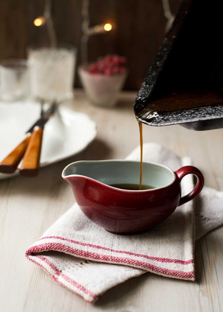 Šťavu z pečeného mäsa ponúknite ako omáčku nápady na vianočné večere-jednoduché menu-hlavné jedlo-pečená-kačacia omáčka-obloha