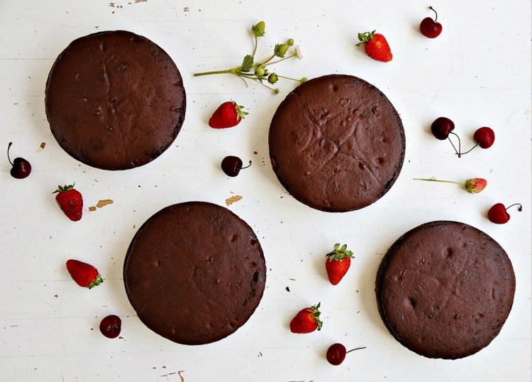 každý dezert chutí lepšie s mascarpone krémom a malinami alebo jahodami Nápady na vianočnú večeru -jednoduché-menu-dezert-dezert-koláč-sušienky-jahoda