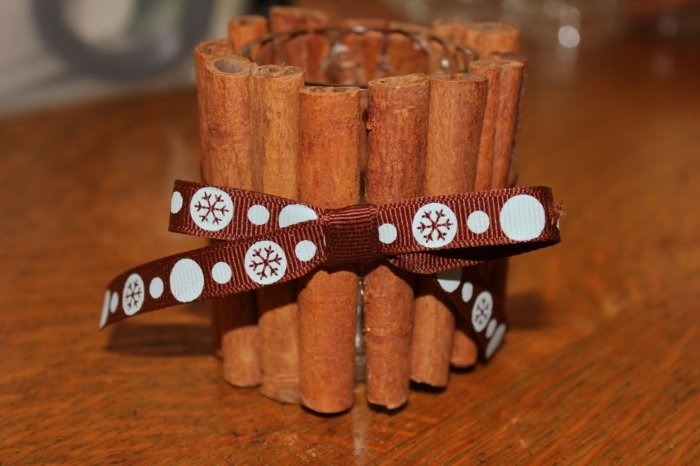 svietnik škoricové tyčinky tip na darček vianočný luk
