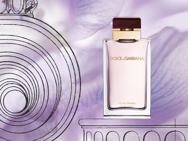 Vianočné darčeky ženy darujú na Vianoce parfum