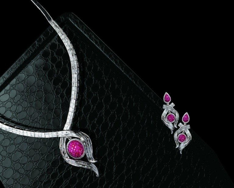 vianočné darčeky pre matku retiazkové náušnice ružové kamienky