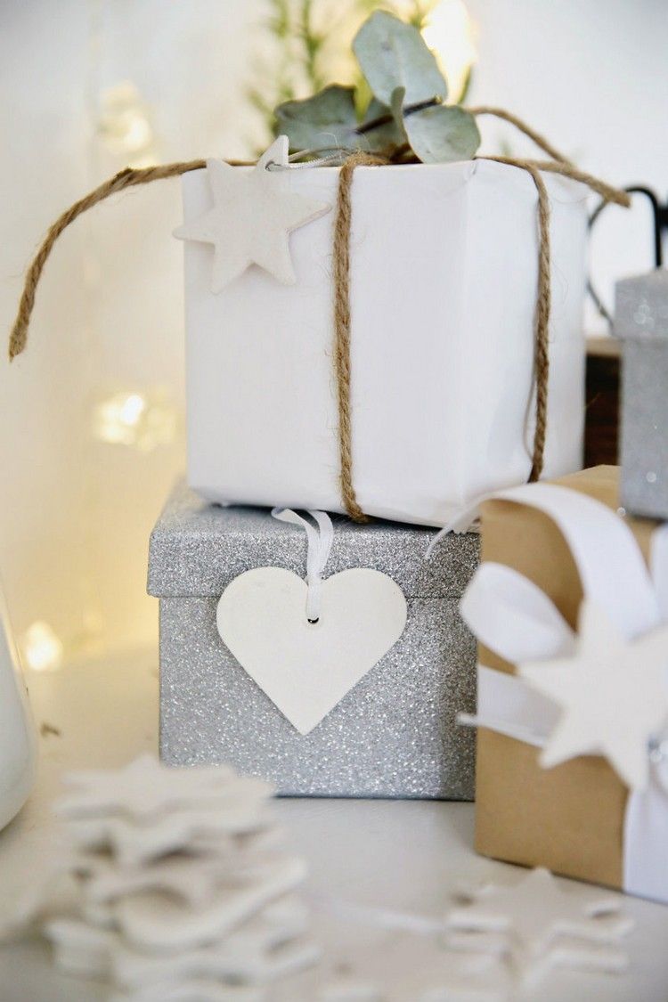 Menovky na darčeky zo srdca a hviezdy vyrobené z modelovacej hmoty vianočné darčeky-balenie-nápady-fimo-modelovanie-hlinené-srdiečko-hviezda-prívesok