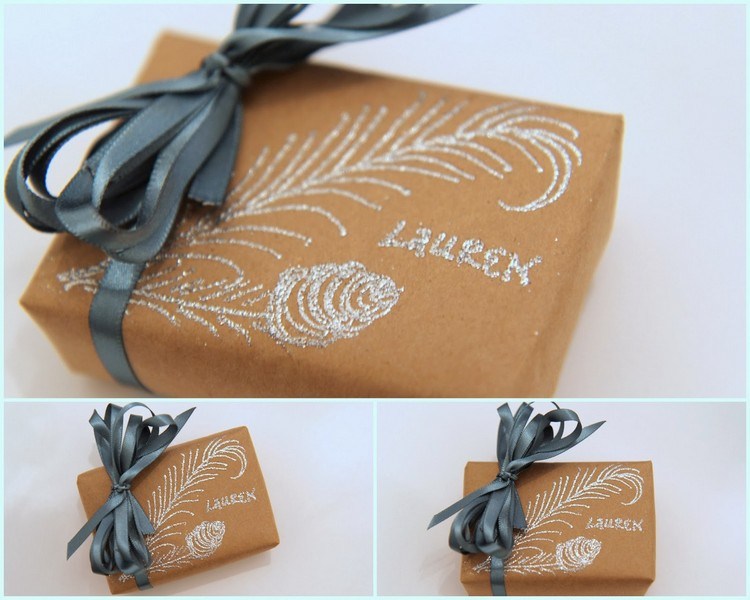 Motív peria nakreslite na papier trblietavým práškom a lepidlom vianočné darčeky-nápady-kraft-papier-trblietky-strieborné