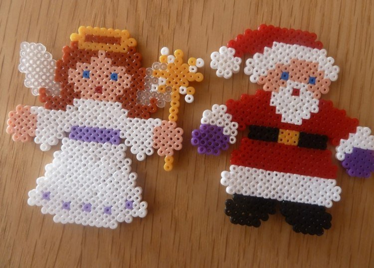 Santa Claus anjelské motívy vianočný pozdrav s perlerovými korálkami