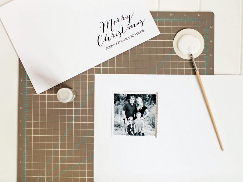 Ozdobte fotorámček trblietkami Vianočné pohľadnice-drotár-nápady-zlato-trblietavé-rám