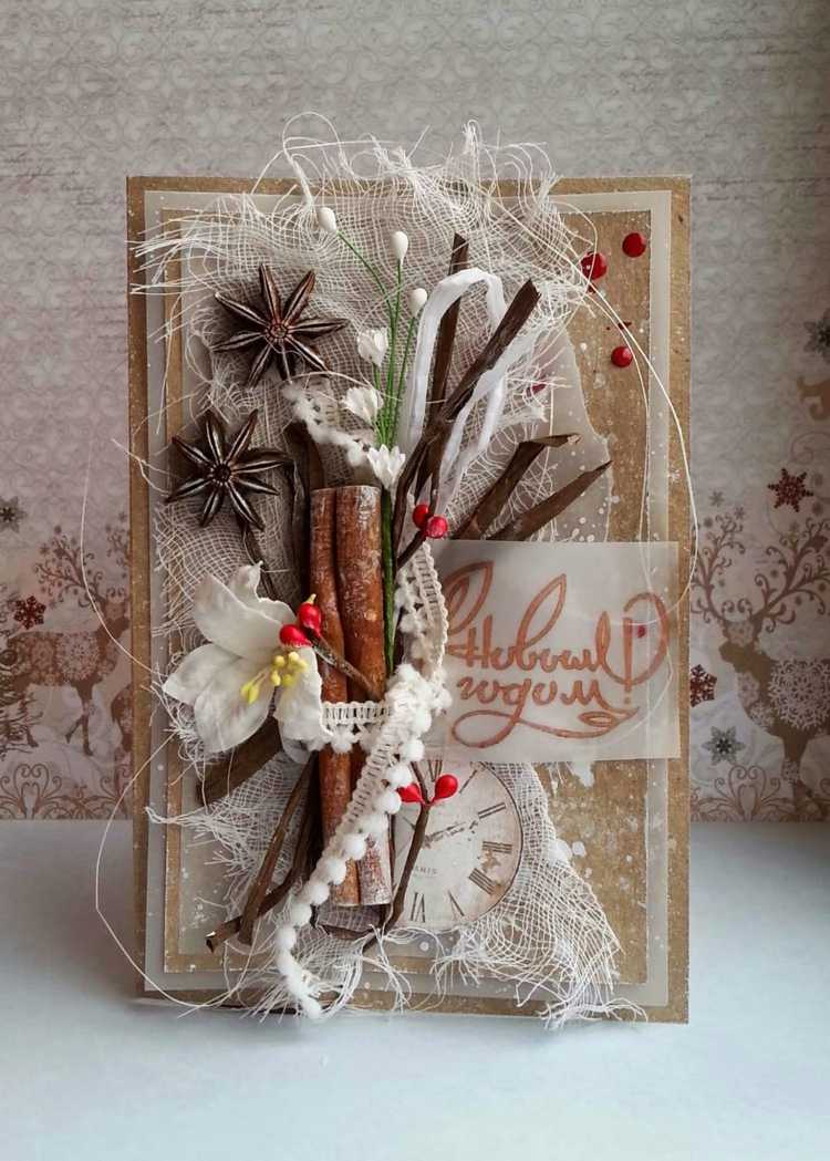 vianočné pohľadnice s prírodnými materiálmi tyčinky škorice badiánu