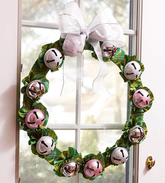 Jingle Bells vianočný veniec nápady na dekoráciu dverí Rolničky adventné obdobie dekorácia vianočný veniec ručné dekorácie dverí