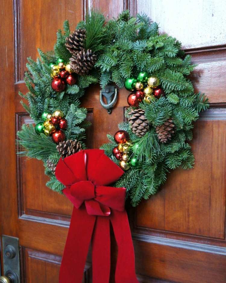 drotár vianočný veniec mašlička velúrová šiška farebné vianočné ozdoby