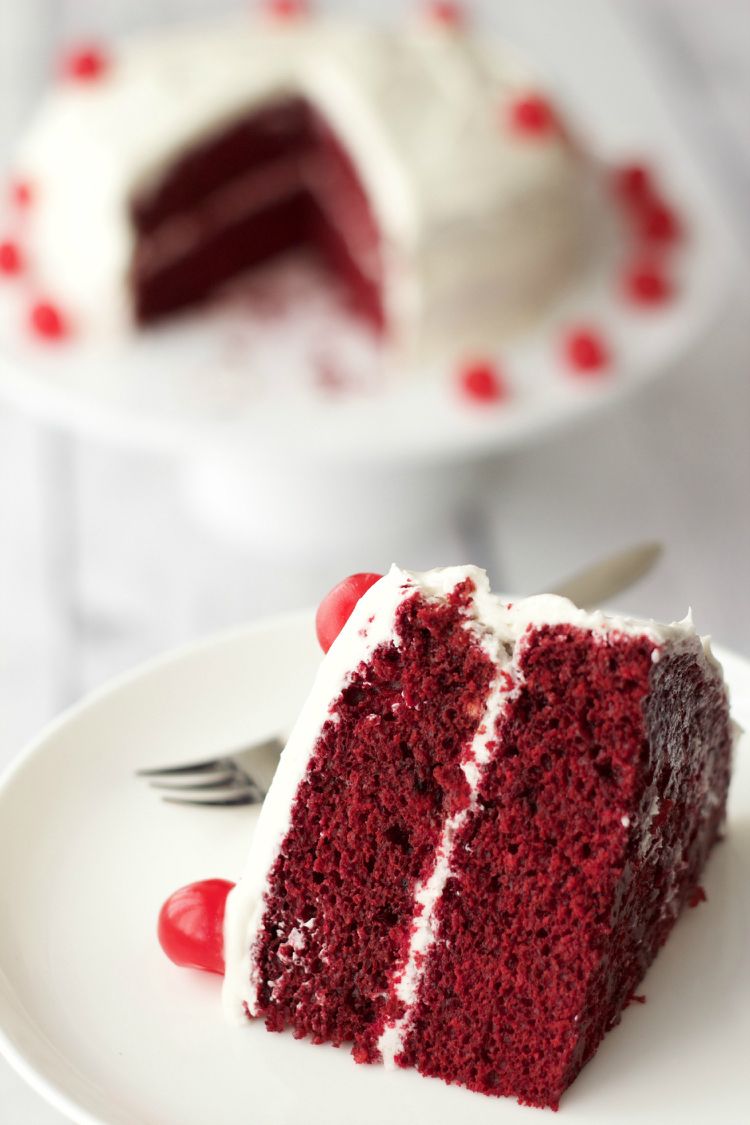 koláč z červeného zamatu podľa originálneho amerického receptu vianočka-pečenie-recept-červená-zamatová-torta-vegánska