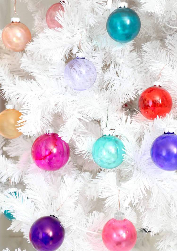 Vianočné gule nápady na maľovanie rôzne farby návod