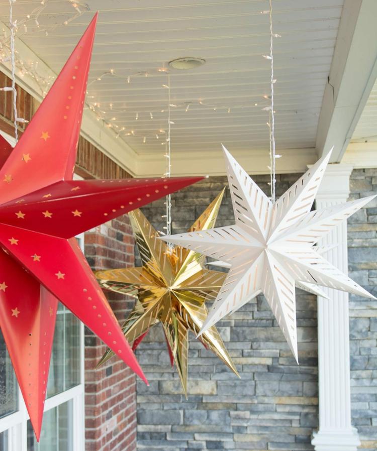 drotár s vianočnou hviezdou s osvetlením vonkajších záhradných záhradných papierových lampášov
