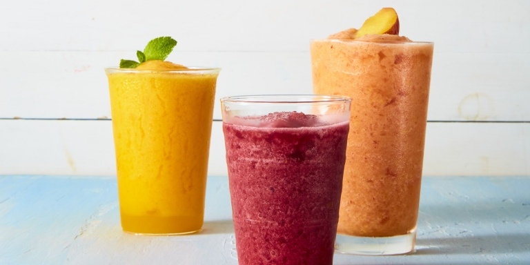 Víno Slushie Recept Jahody Broskyne Ananás Letné pitie Koktaily zdravé