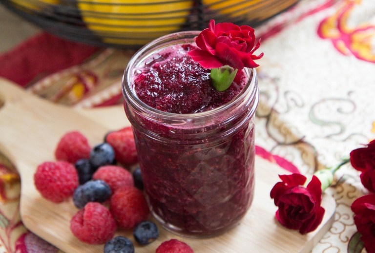 Sušienka z červeného vína Recept na čučoriedky Maliny Letné nápoje Nízkokarbové koktaily